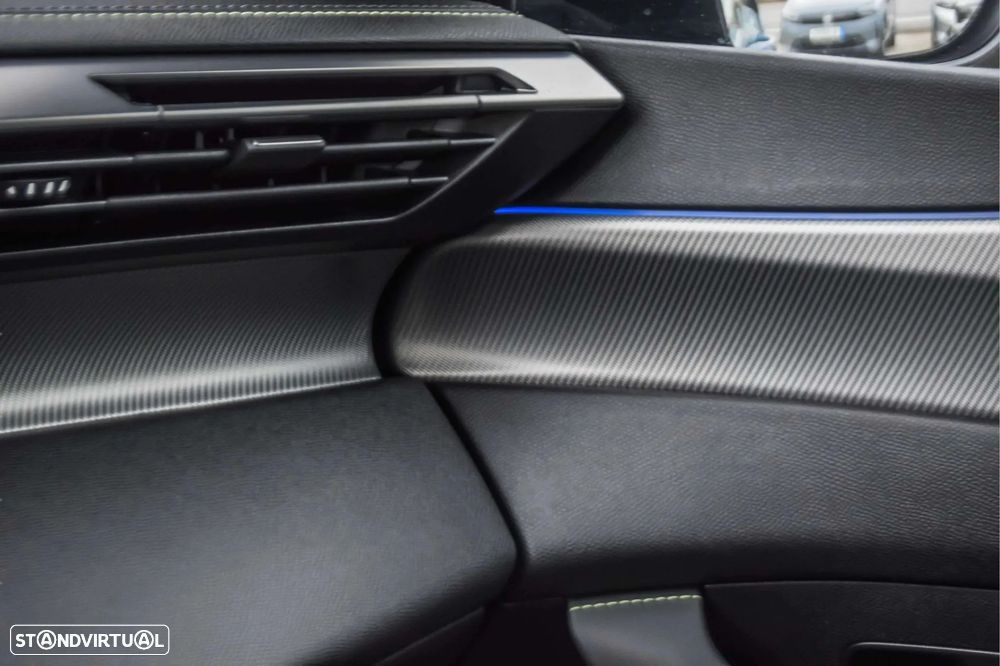 Peugeot 408 1.6 Hybrid GT e-EAT8 - 23