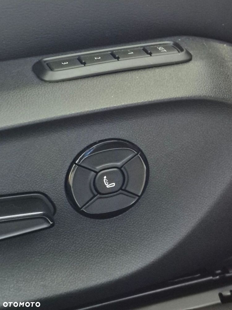 Volkswagen Passat - 14