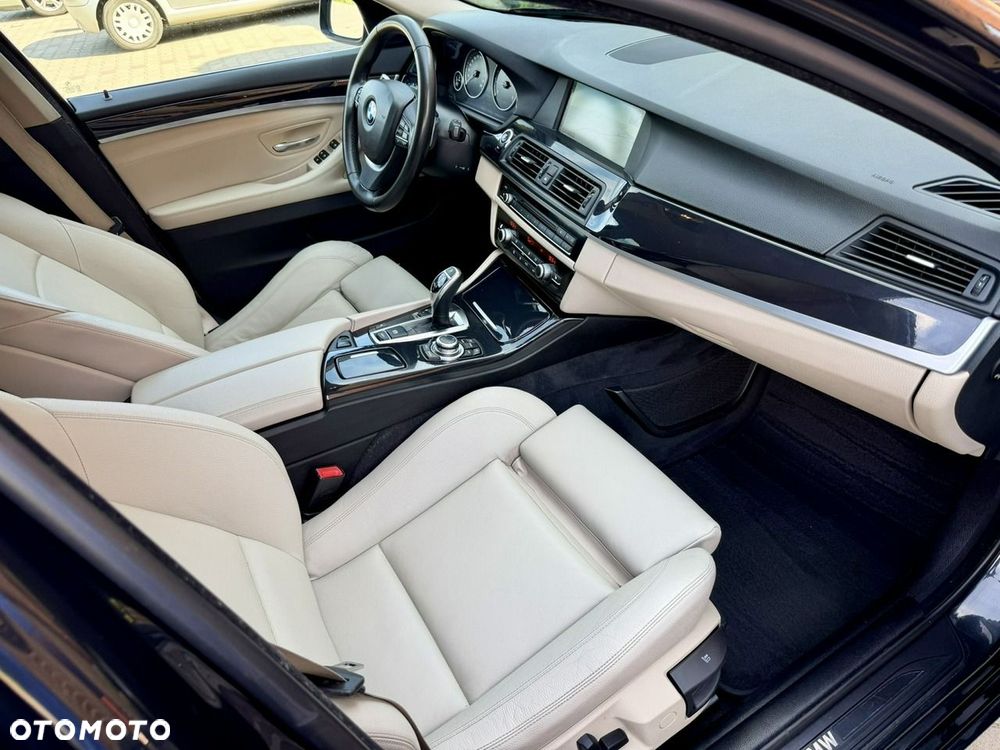 BMW Seria 5 520d Luxury Line - 9