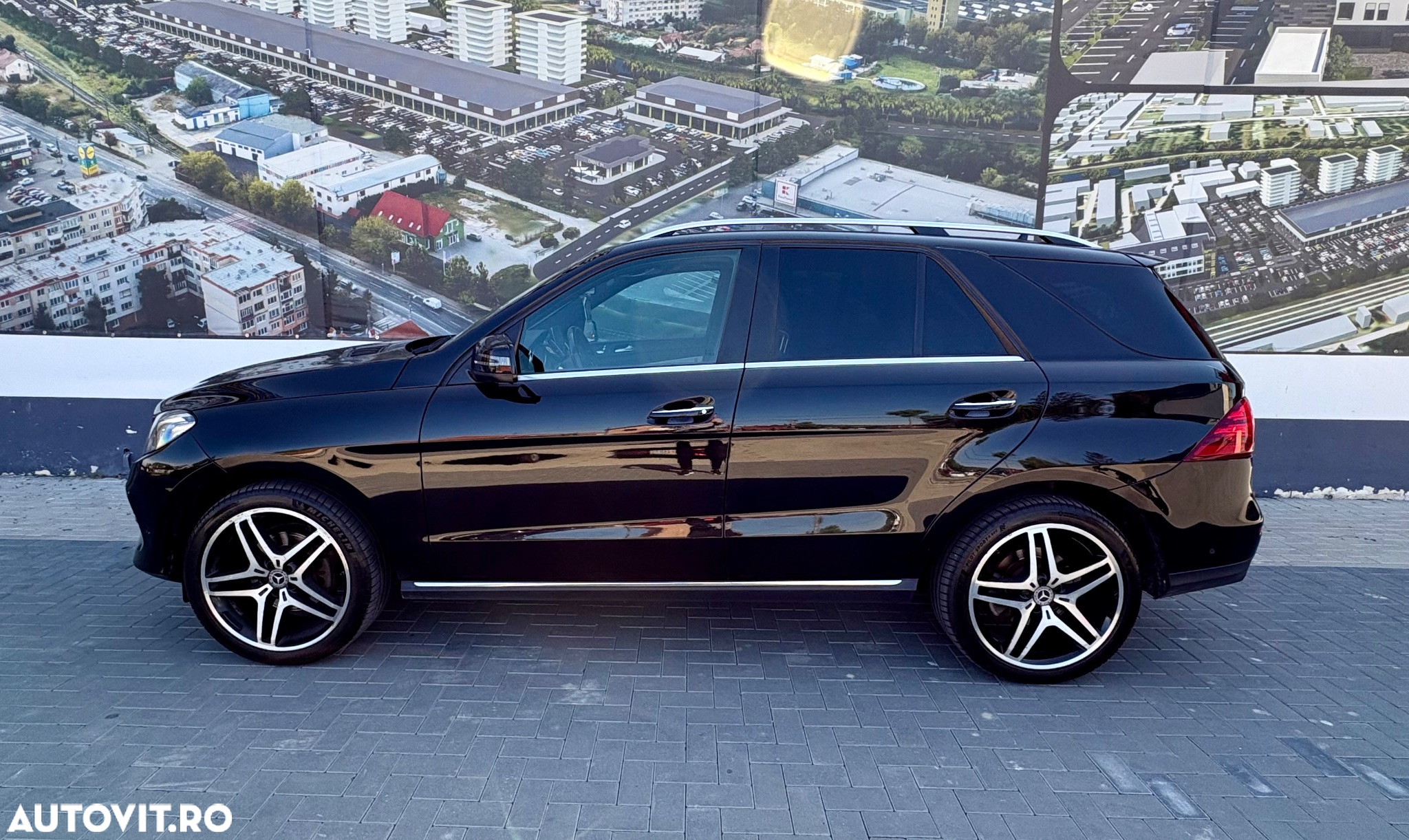 Mercedes-Benz GLE 350 d 4Matic 9G-TRONIC AMG Line - 23