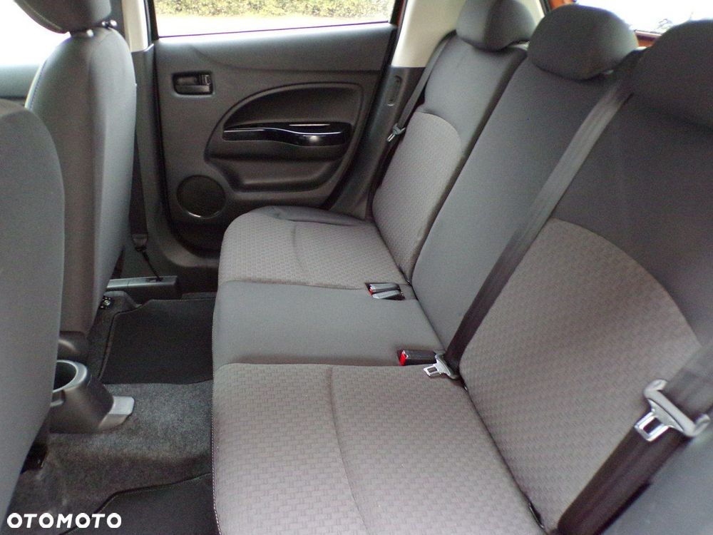 Mitsubishi Space Star - 25