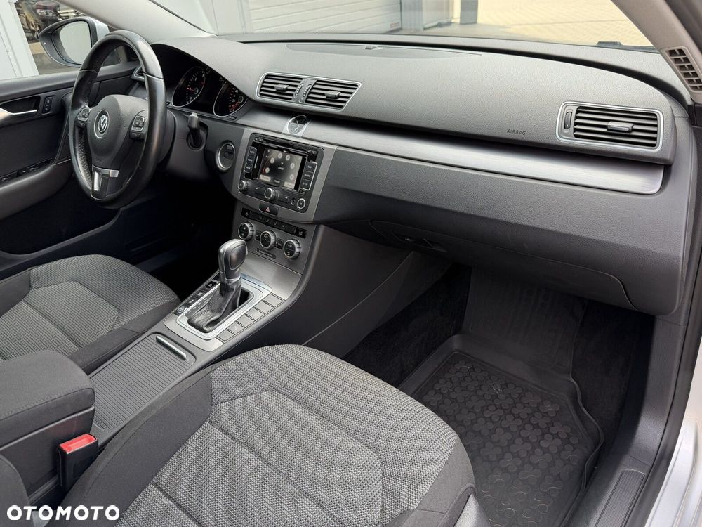 Volkswagen Passat - 23
