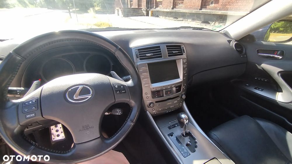 Lexus IS 250 Prestige - 12