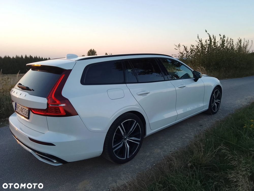 Volvo V60 T4 R-Design - 2