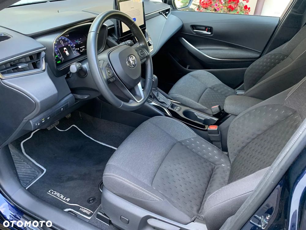 Toyota Corolla 1.8 Hybrid Active - 18