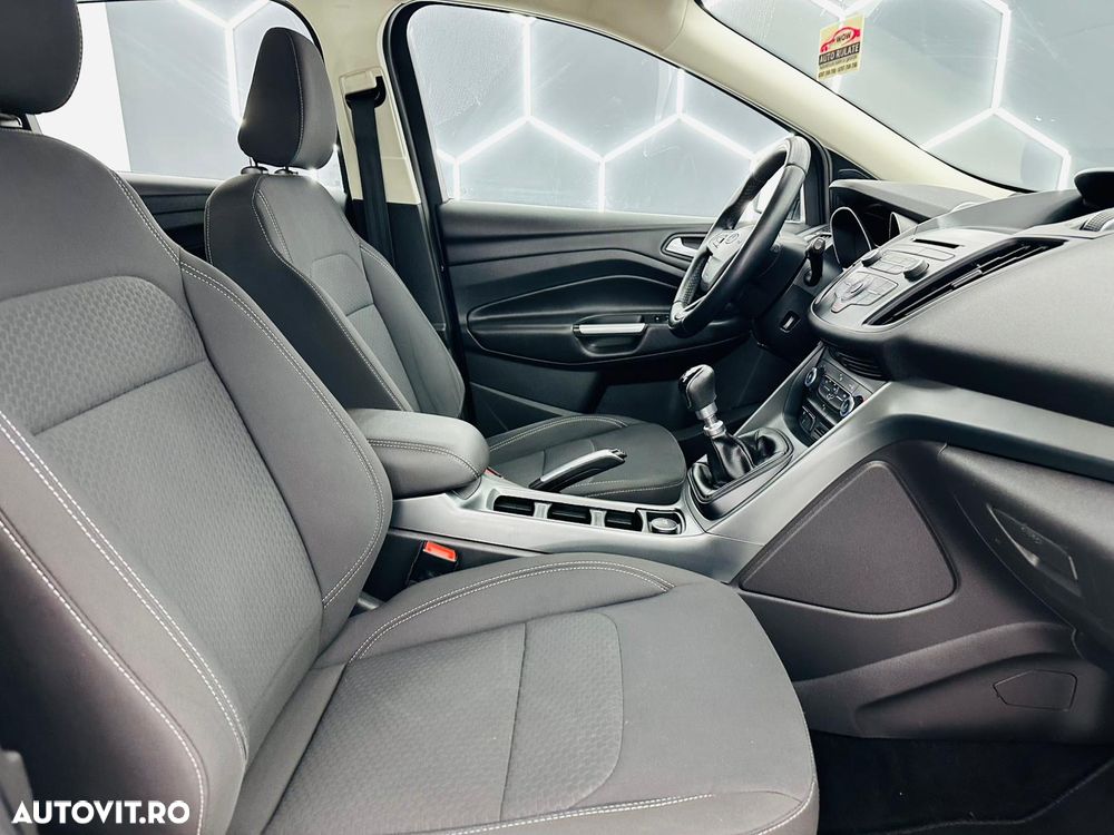 Ford Kuga 1.5 EcoBoost 2x4 Business Edition - 17