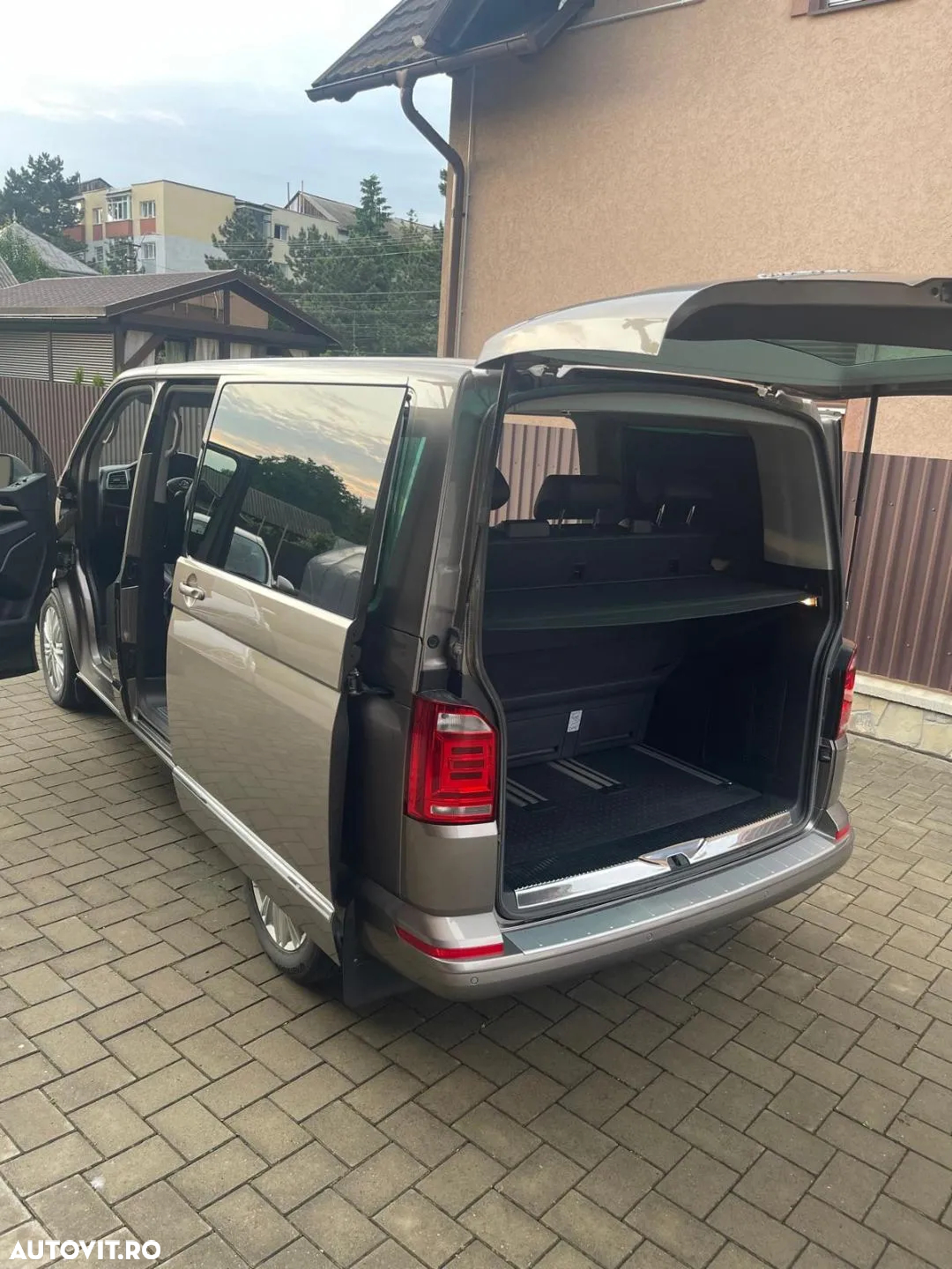 Volkswagen Multivan 2.0 TDI DSG 110KW - 29