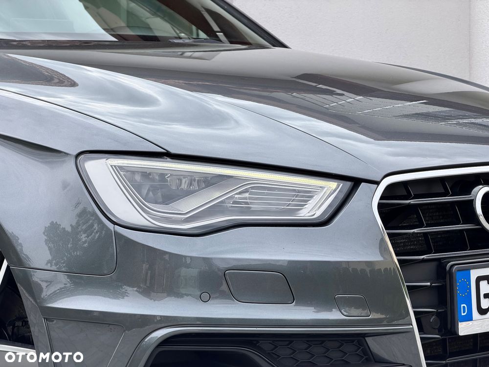Audi A3 Sportback 2.0 TDI (clean diesel) quattro S tronic S line Sportpaket - 9