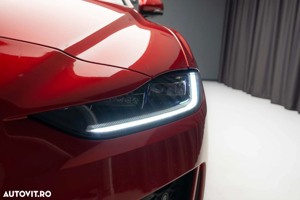 Jaguar XE 2.0 AWD Portfolio - 5