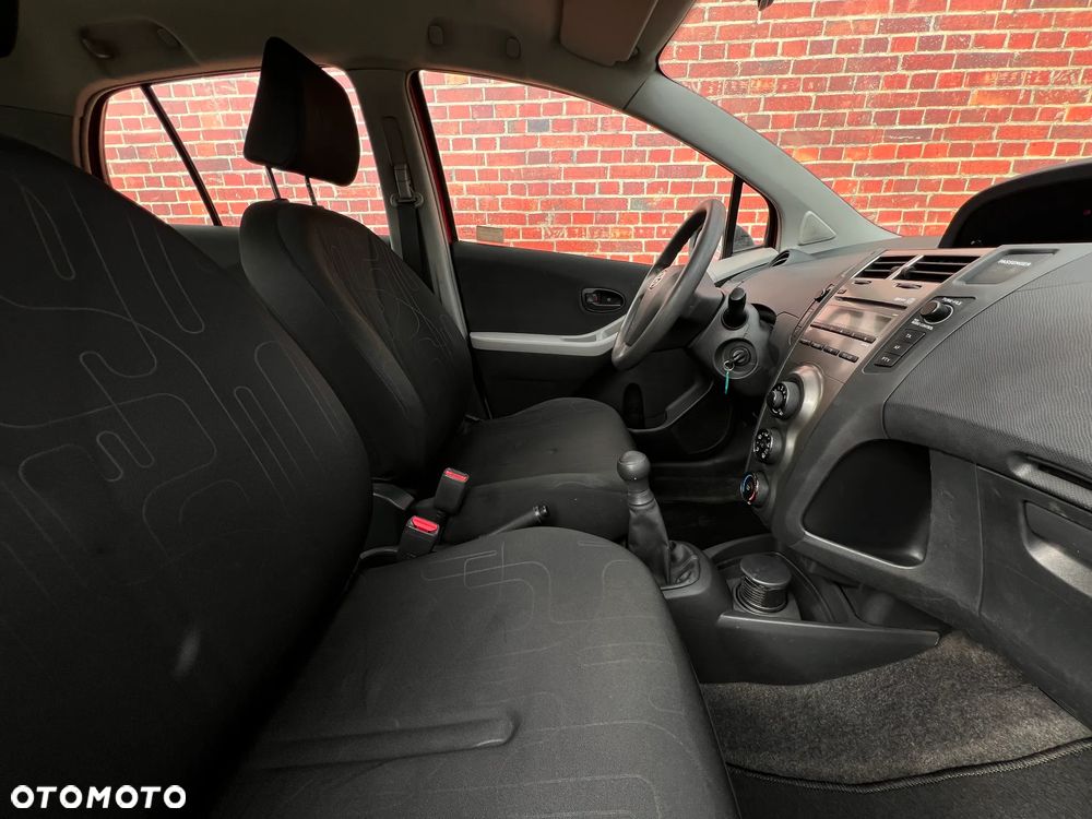 Toyota Yaris - 14