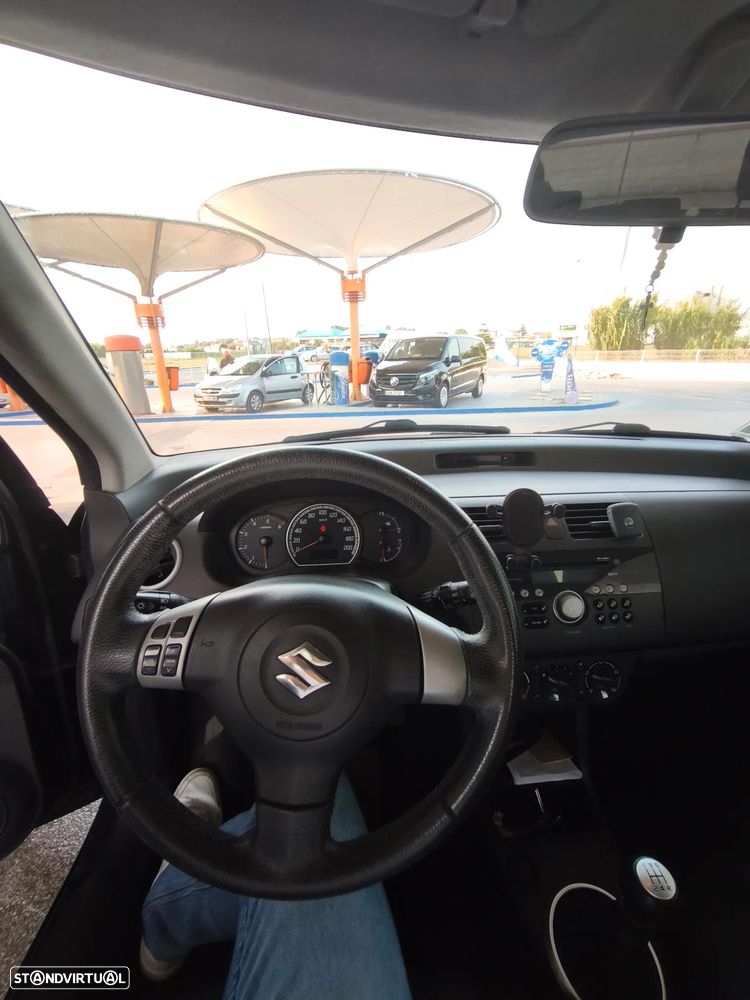 Suzuki Swift 1.3 DDiS GL - 9
