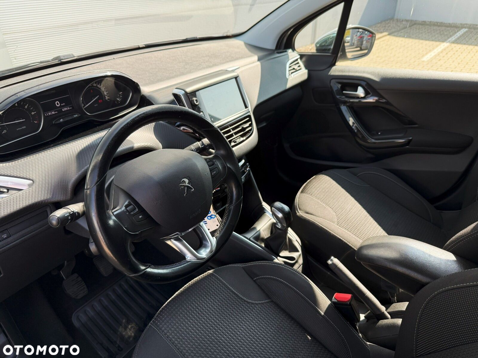 Peugeot 208 1.2 PureTech Allure S&S - 12