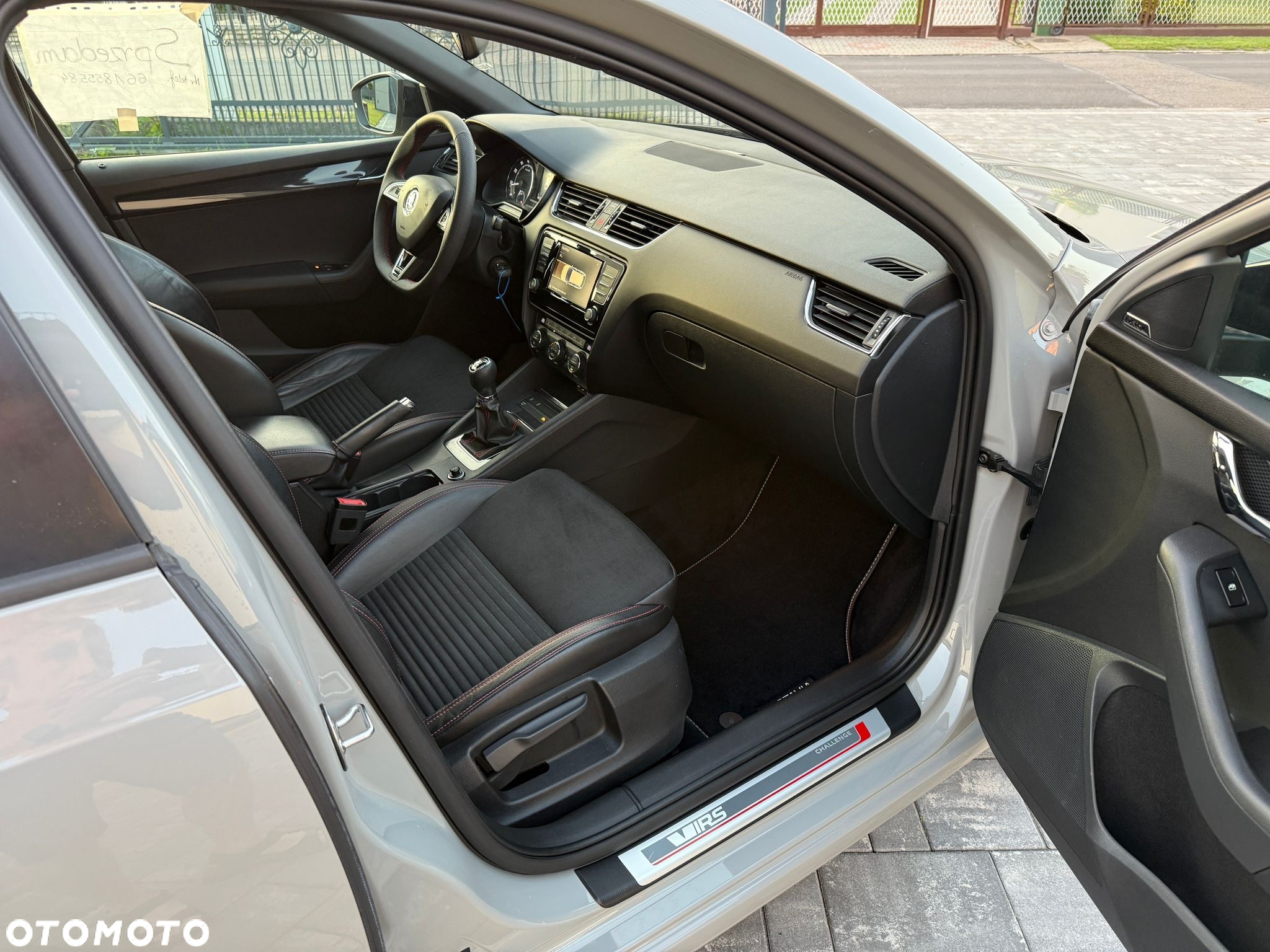 Skoda Octavia Combi 2.0 TSI (Green tec) RS - 13