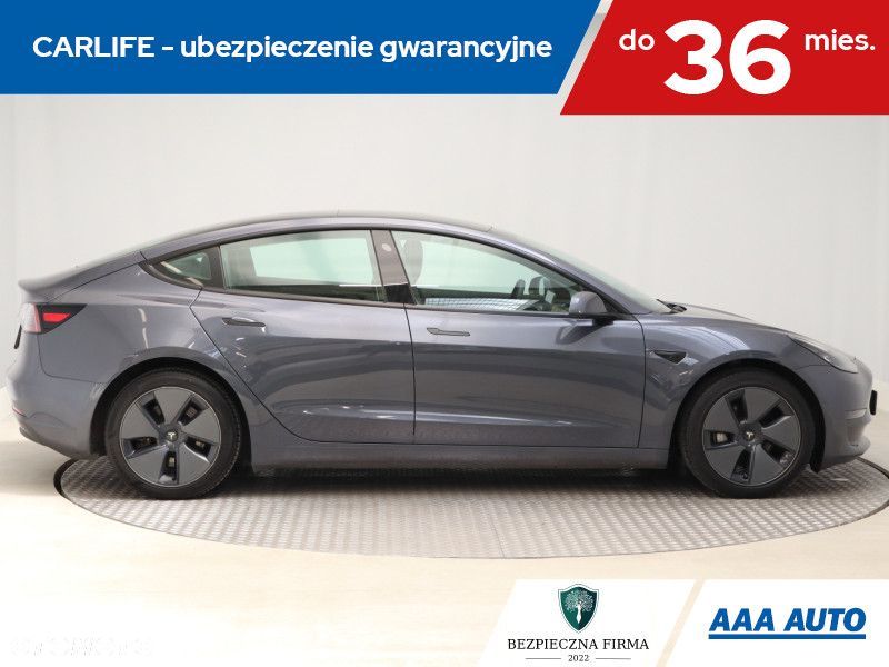Tesla Model 3 - 8