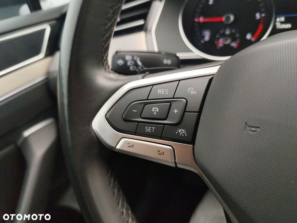 Volkswagen Passat - 22