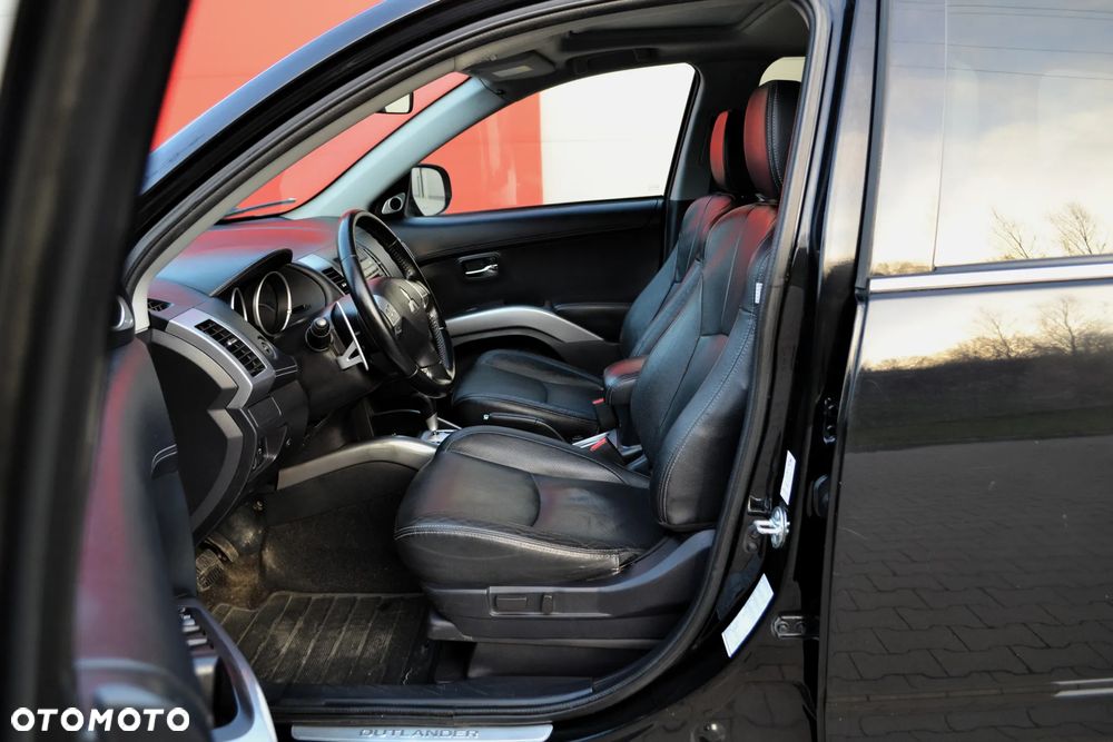 Mitsubishi Outlander 2.4 Intense + CVT - 6