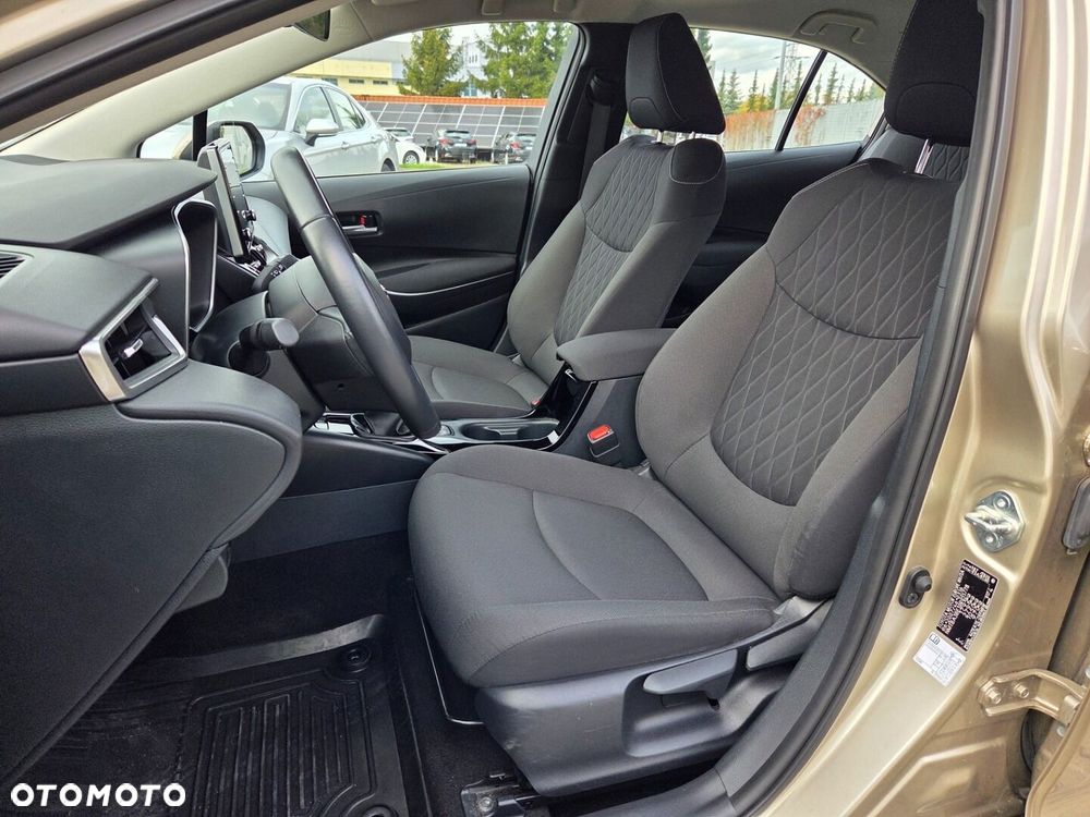 Toyota Corolla - 30