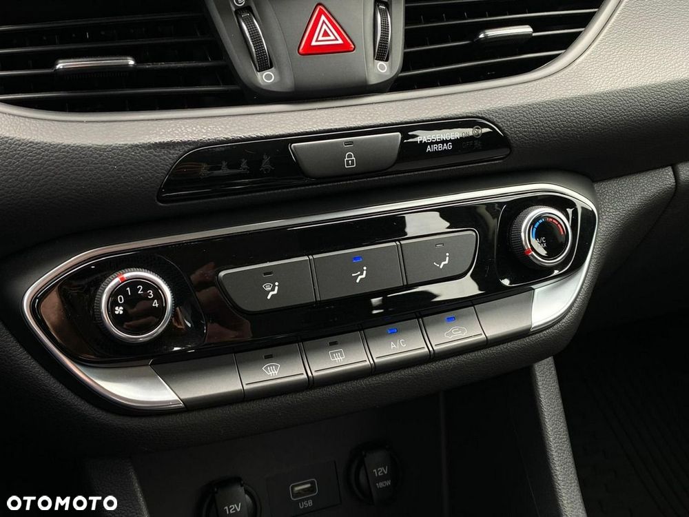 Hyundai i30 1.5 DPI Modern - 26