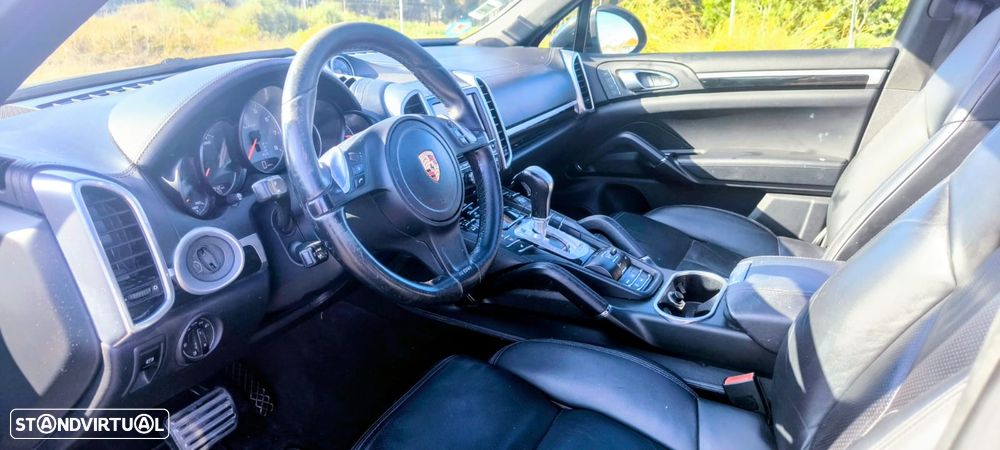 Porsche Cayenne S - 12