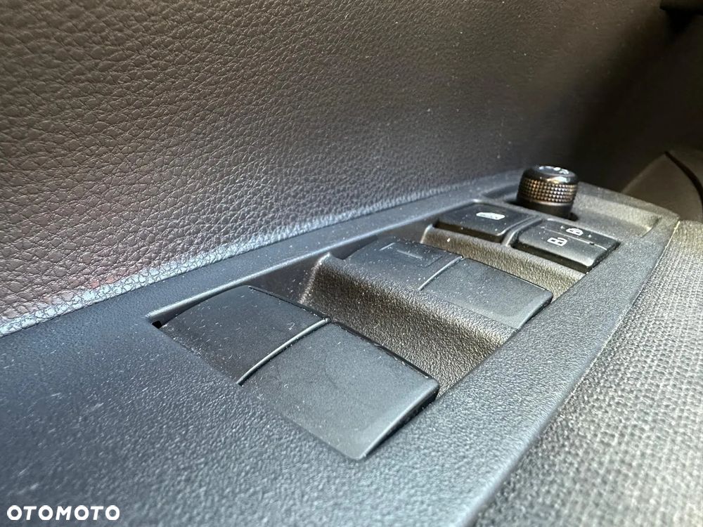 Toyota Corolla - 14