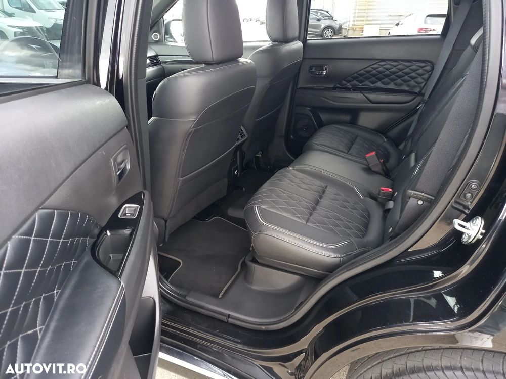 Mitsubishi Outlander 2.4 4WD - 15