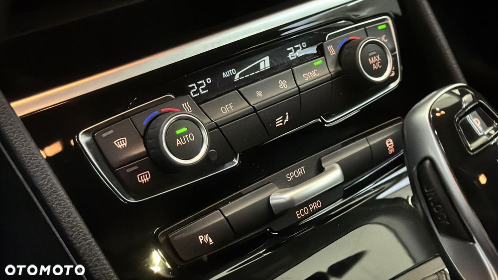 BMW Seria 2 218d - 23