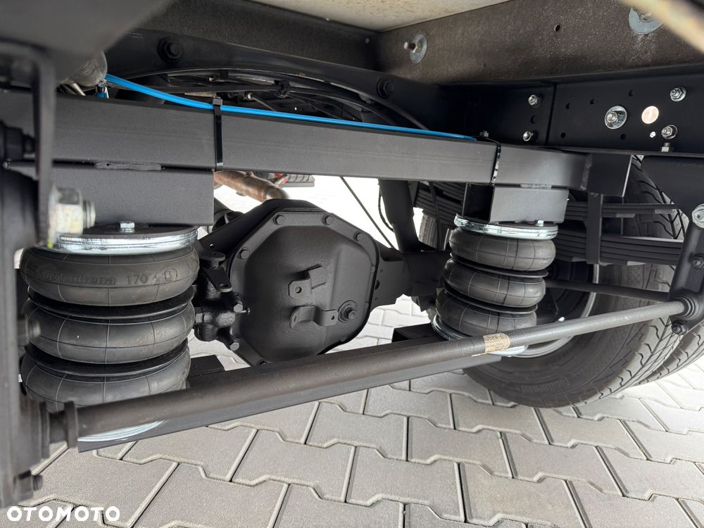 Iveco Daily‼️35/50C18‼️3.0 HI-MATIC Chłodnia/Mroźnia zakres -29C/+20C Grzanie Carrier XARIOS 500 Grube Ściany/Podłoga Przegroda komorowa‼️ na bliźniaku Poduszki Pneumatyczne DMC3500kg Zewnętrzne źródło zasilania 400V - 12