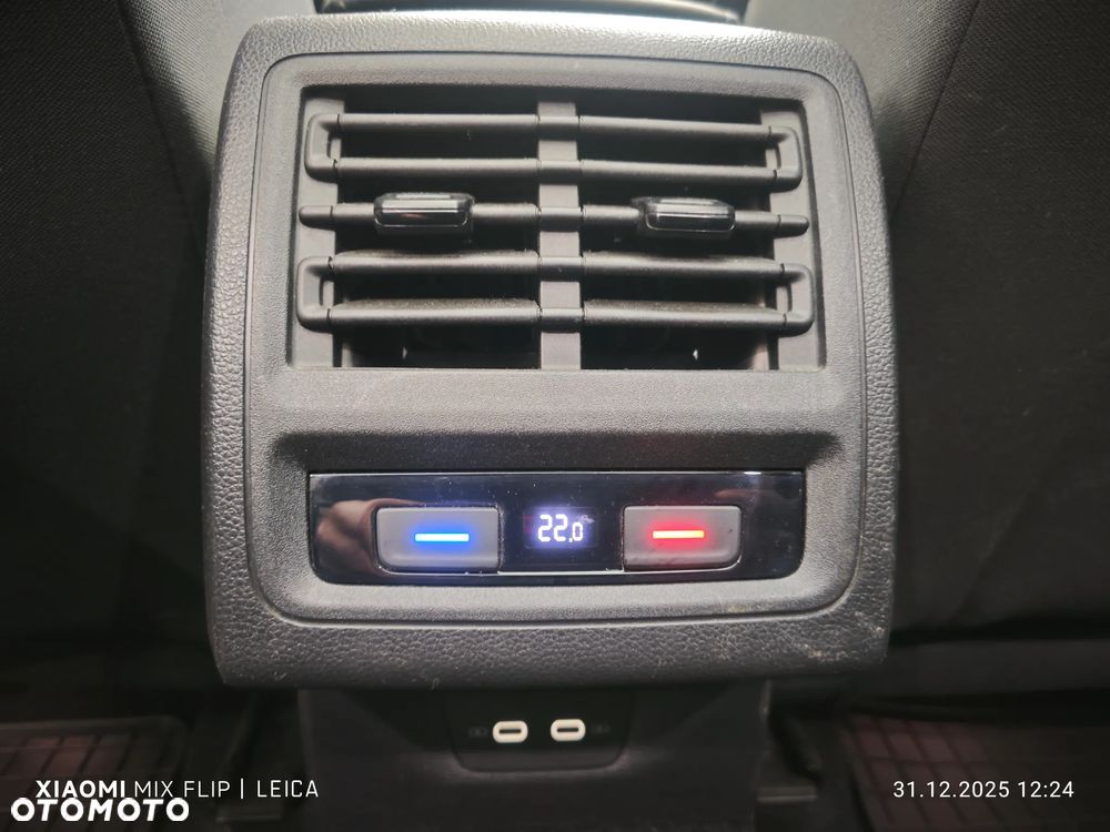 Volkswagen Golf 1.5 TSI EVO Style - 27