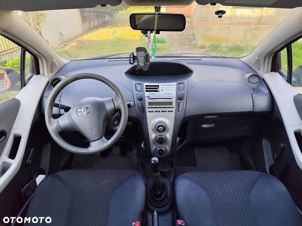Toyota Yaris - 7