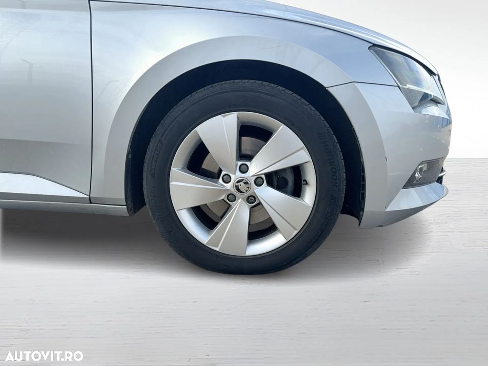 Skoda Superb 2.0 TDI DSG Ambition - 7