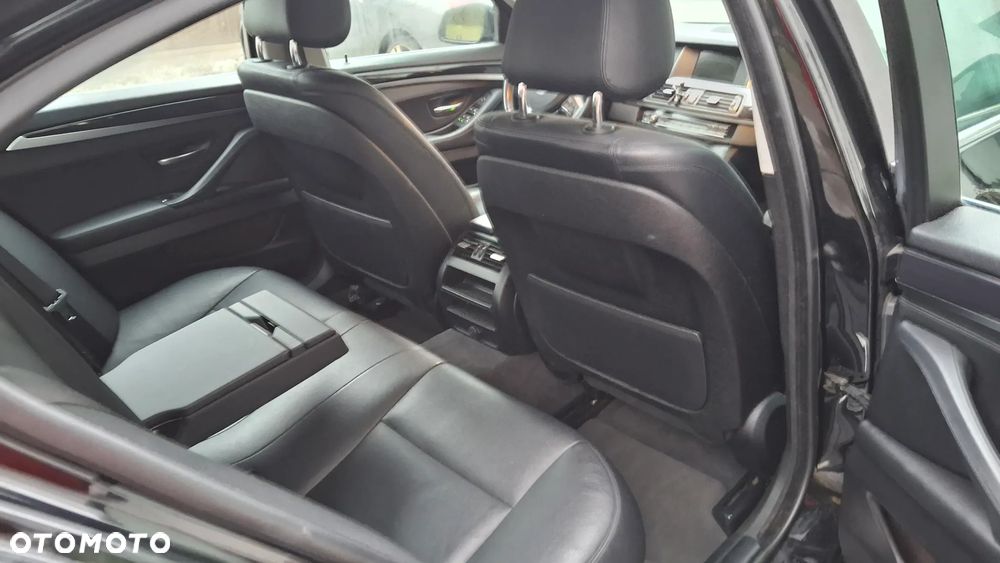 BMW Seria 5 518d - 14