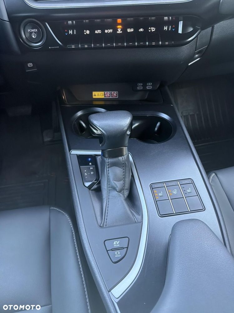 Lexus UX 250h GPF F Sport Design 2WD - 14