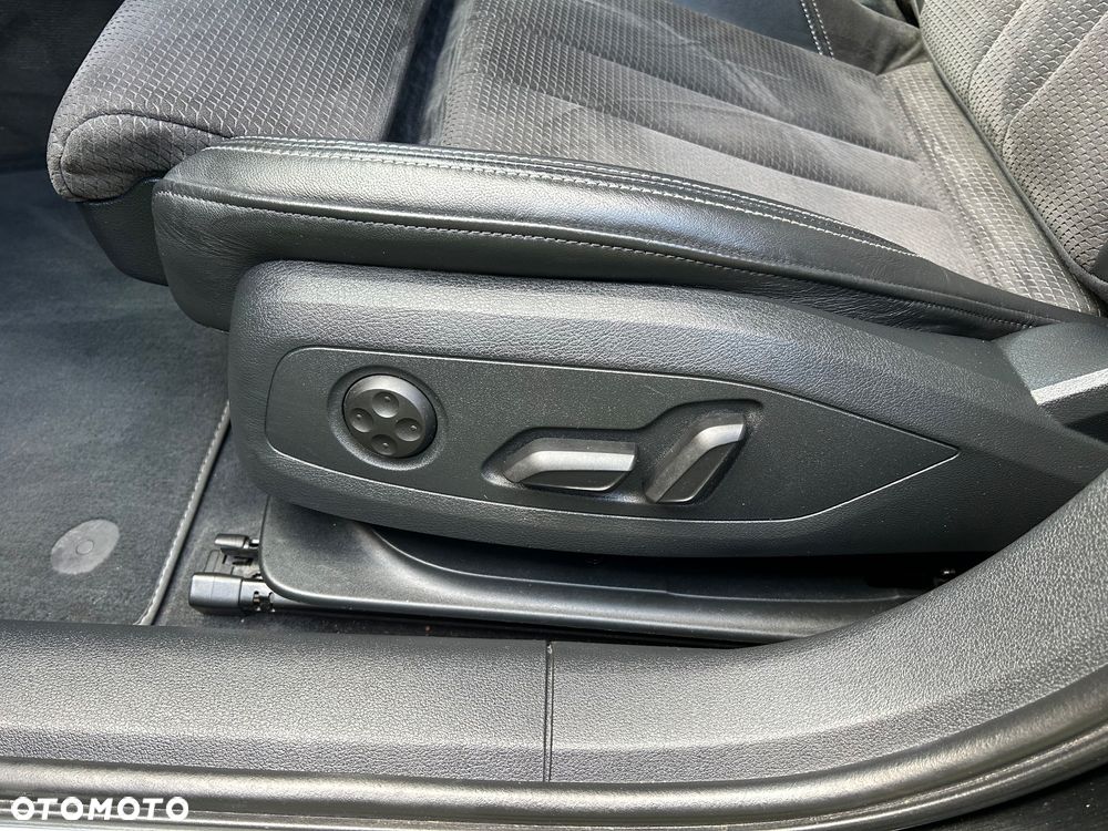 Audi A4 Avant 2.0 TDI - 23