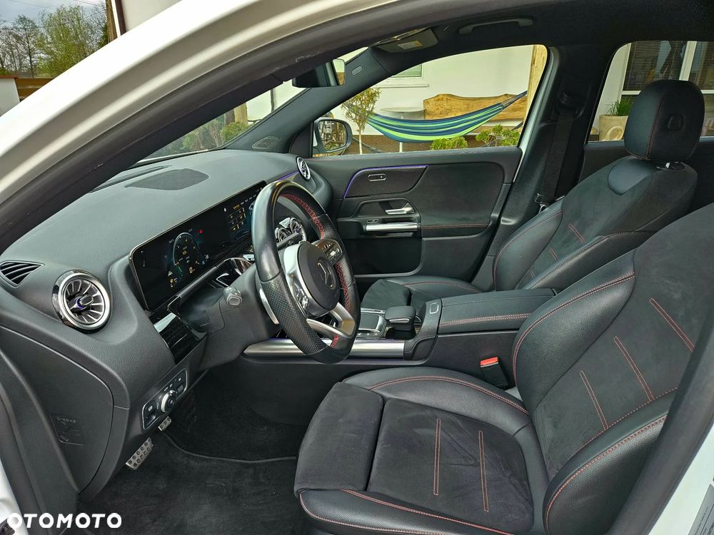 Mercedes-Benz GLA 180 AMG Line - 10