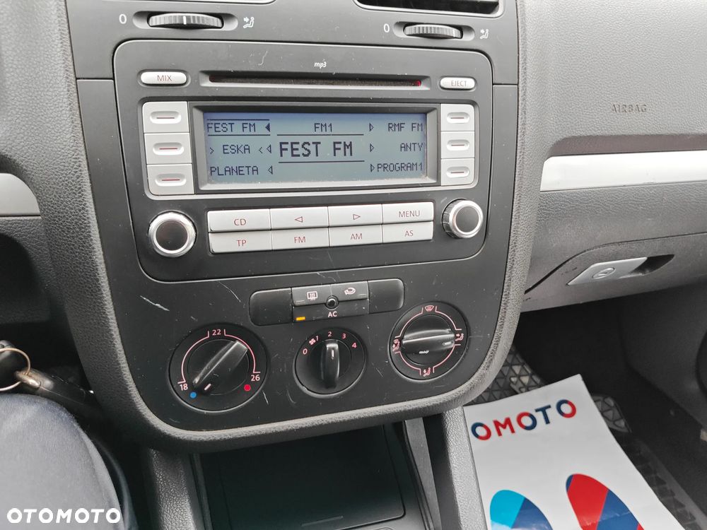 Volkswagen Polo 1.4 16V Comfortline - 23