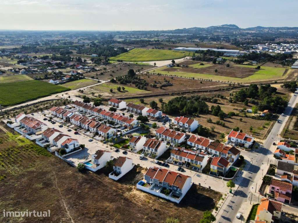 Terreno Urbano com PIP aprovado e Infraestruturas - Grande imagem: 2/26
