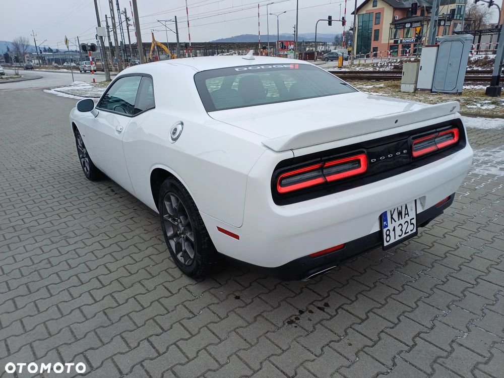 Dodge Challenger - 4