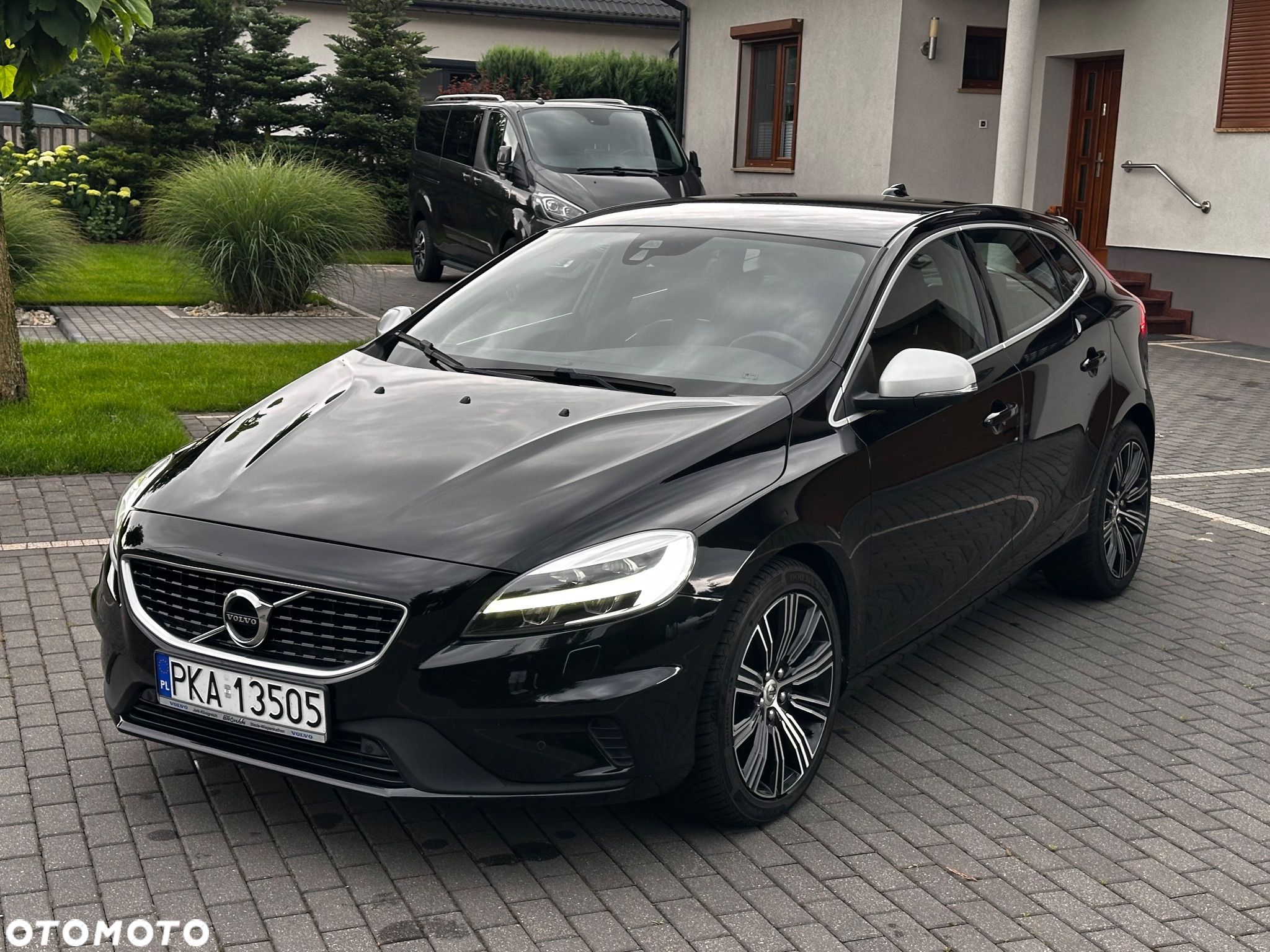 Volvo V40 D4 Drive-E Momentum - 1