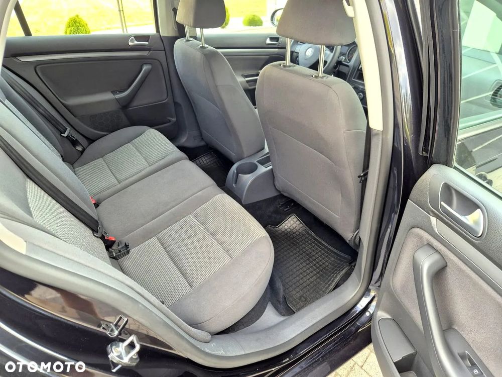 Volkswagen Golf - 21