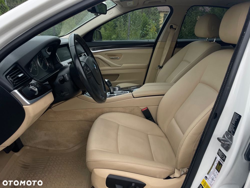 BMW Seria 5 528i xDrive Luxury Line - 6