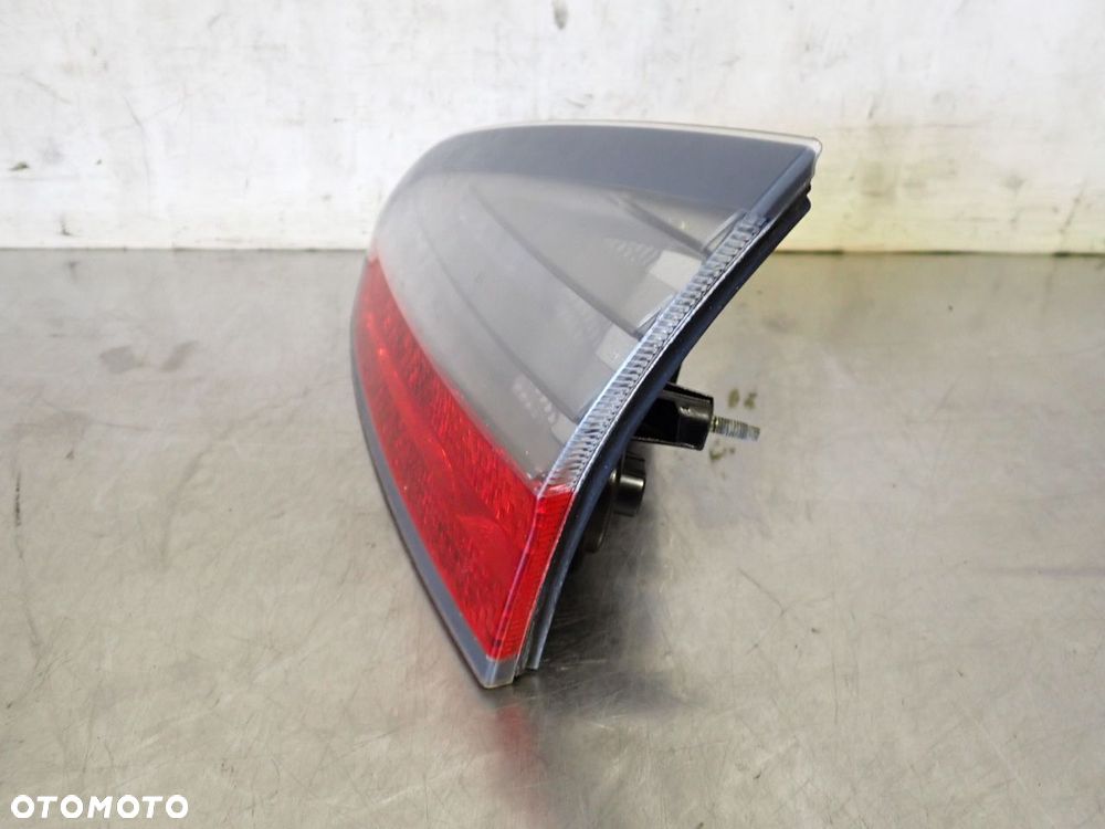 LAMPA PRAWA TYLNA W KLAPIE FORD S-MAX - 5