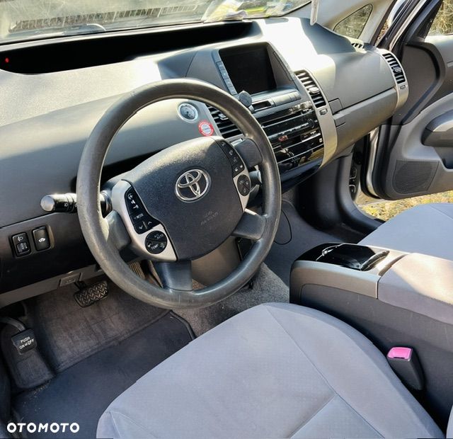 Toyota Prius 1.5 VVT-i Sol - 3