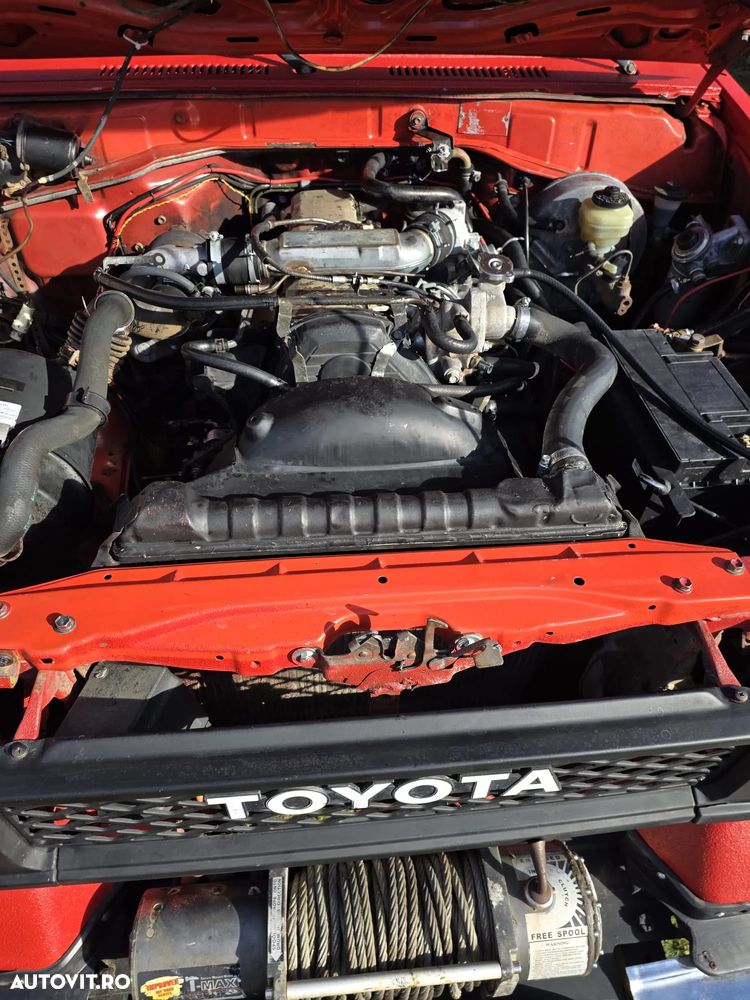 Toyota Land Cruiser - 5