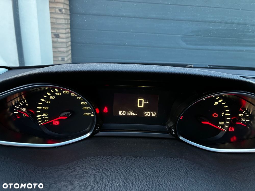 Peugeot 308 1.6 BlueHDi Allure S&S - 12