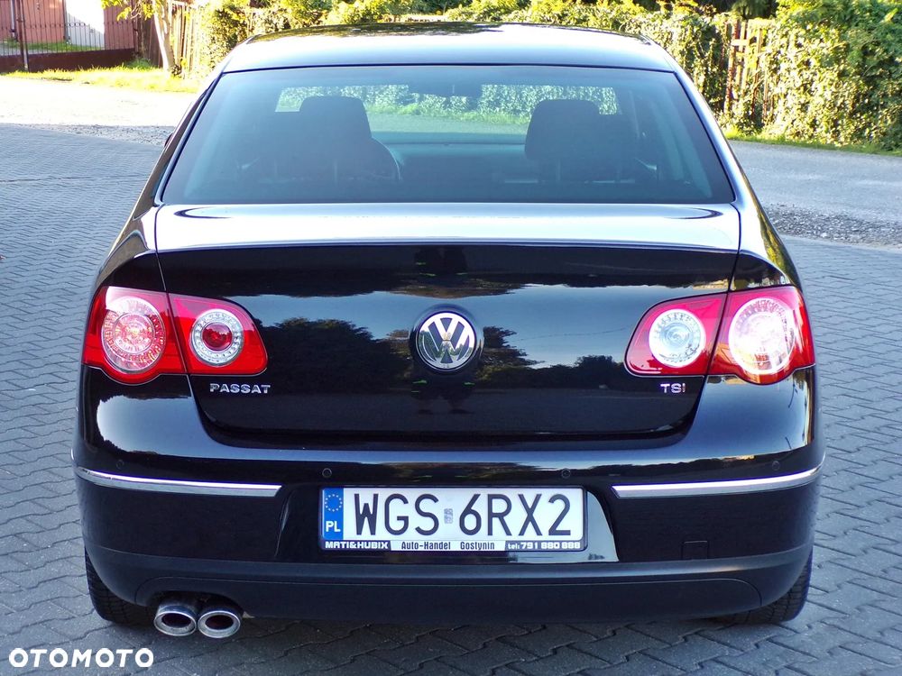 Volkswagen Passat 1.8 TSI Highline - 9