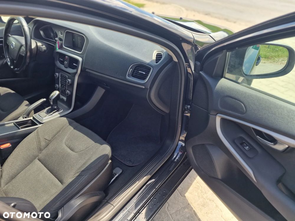 Volvo V40 D3 Geartronic Momentum - 24