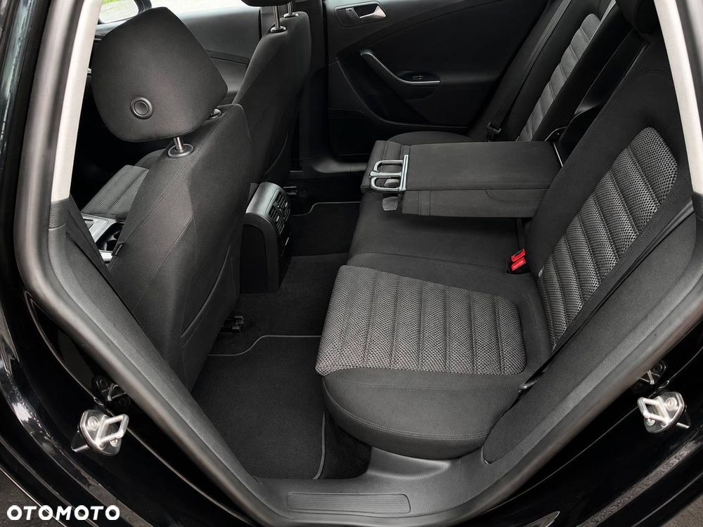 Volkswagen Passat 1.8 TSI Sportline - 14