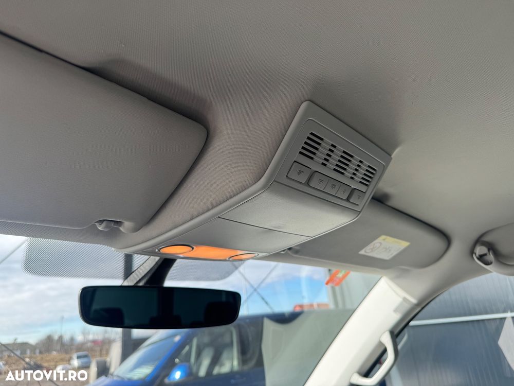 Volkswagen Multivan - 14