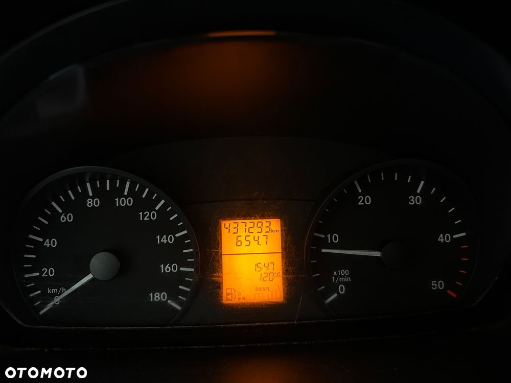 Mercedes-Benz Sprinter - 5