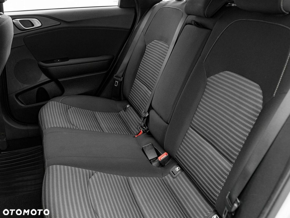 Kia Ceed 1.5 T-GDI M - 26